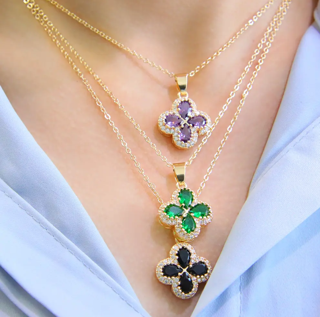 Collier Trèfle en Plaqué Or 14K haute qualité – Élégance et Chance à Porter