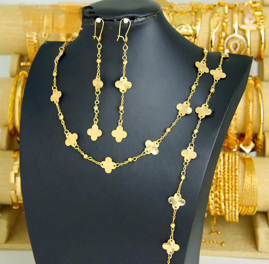 Parure de bijoux de trèfle en plaqué or de haute qualité.