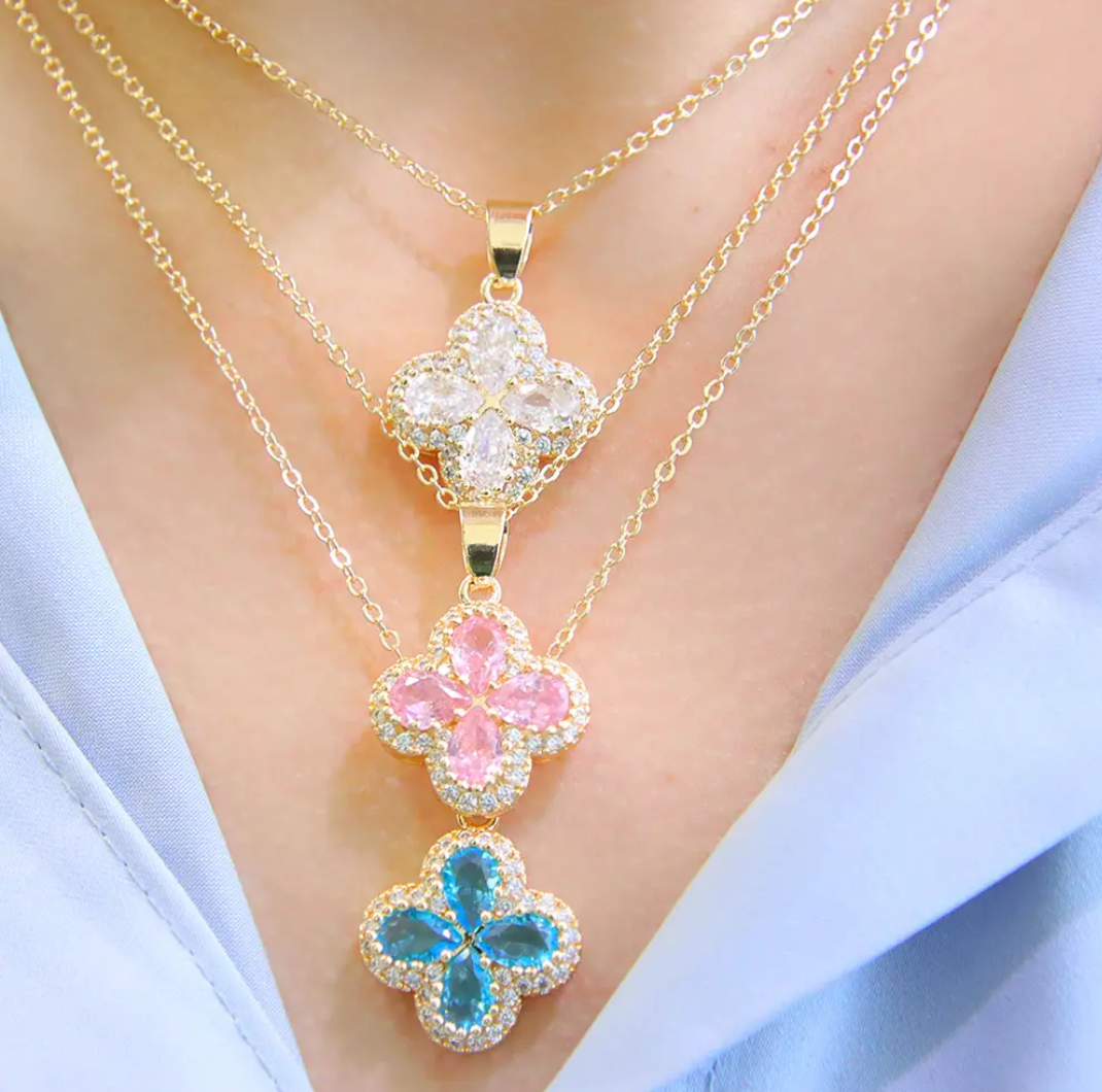 Collier Trèfle en Plaqué Or 14K haute qualité – Élégance et Chance à Porter